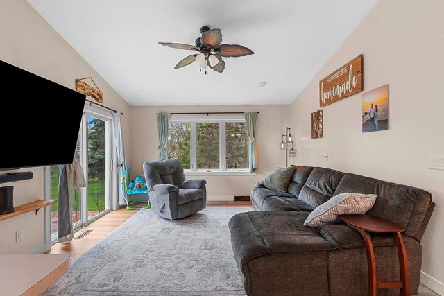 5023 COUNTRY BREEZE LANE, Larsen, WI 54947
