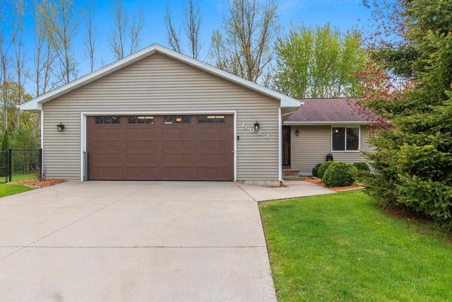 5023 COUNTRY BREEZE LANE, Larsen, WI 54947