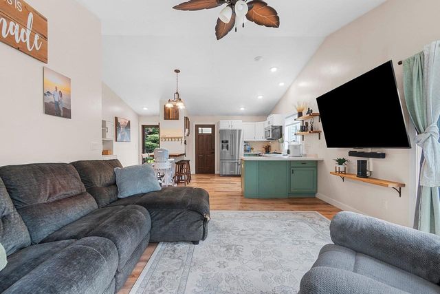 5023 COUNTRY BREEZE LANE, Larsen, WI 54947