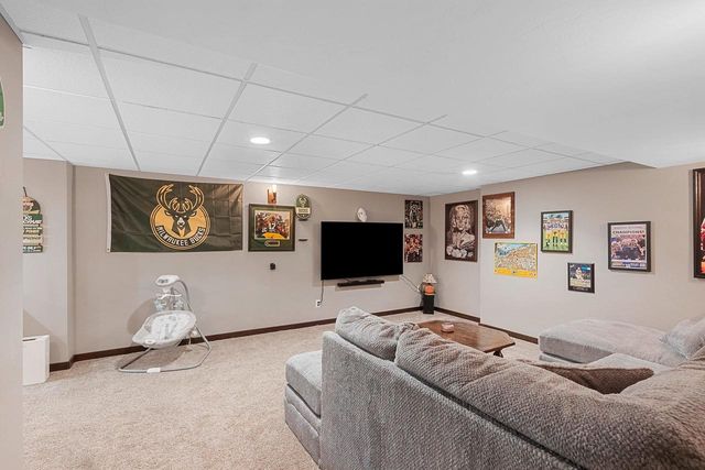 5023 COUNTRY BREEZE LANE, Larsen, WI 54947