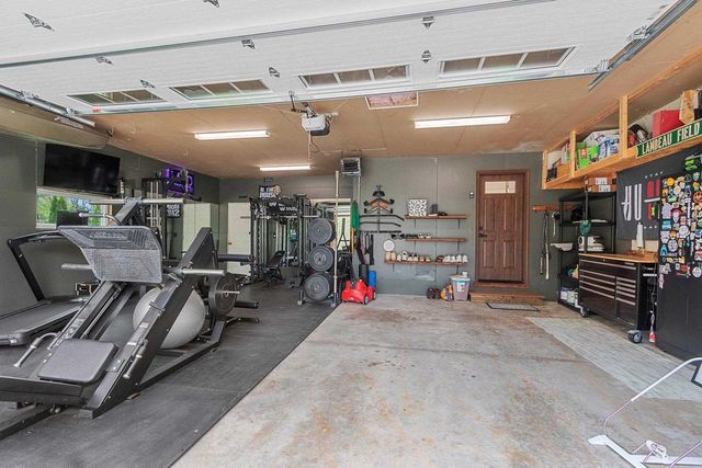 5023 COUNTRY BREEZE LANE, Larsen, WI 54947