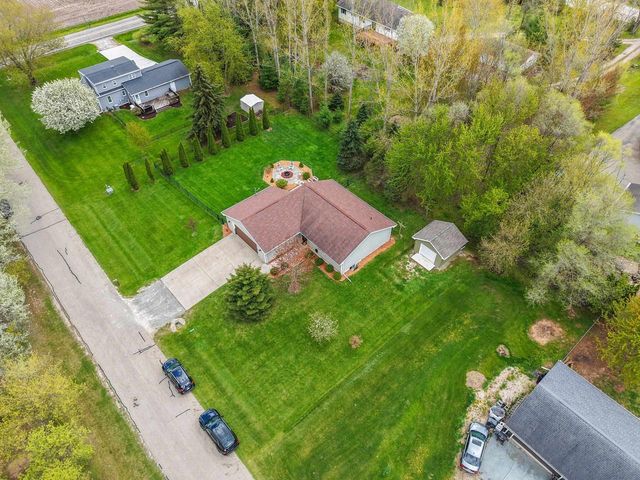 5023 COUNTRY BREEZE LANE, Larsen, WI 54947