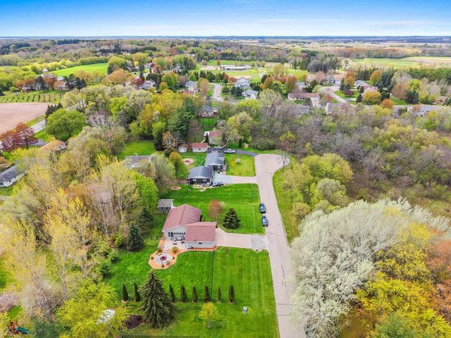 5023 COUNTRY BREEZE LANE, Larsen, WI 54947