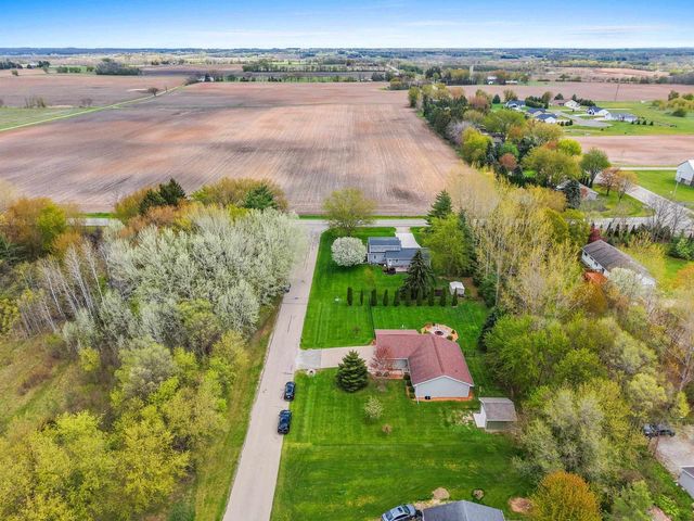 5023 COUNTRY BREEZE LANE, Larsen, WI 54947
