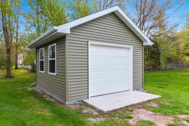 5023 COUNTRY BREEZE LANE, Larsen, WI 54947