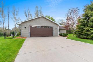5023 COUNTRY BREEZE LANE, Larsen, WI 54947