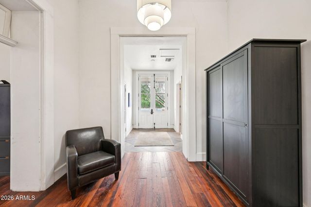 820 S FARMER Avenue, Tempe, AZ 85281