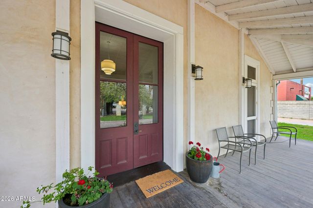 820 S FARMER Avenue, Tempe, AZ 85281