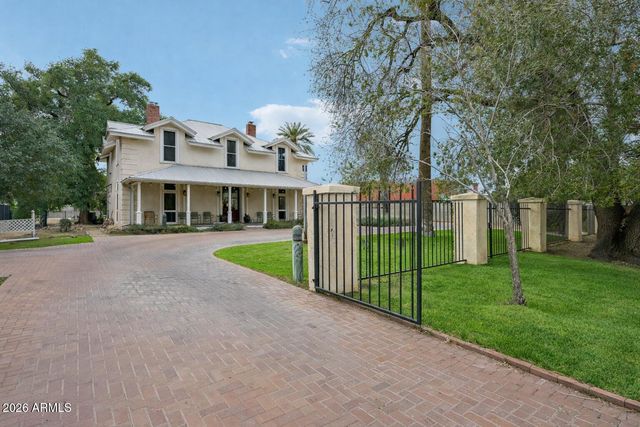 820 S FARMER Avenue, Tempe, AZ 85281