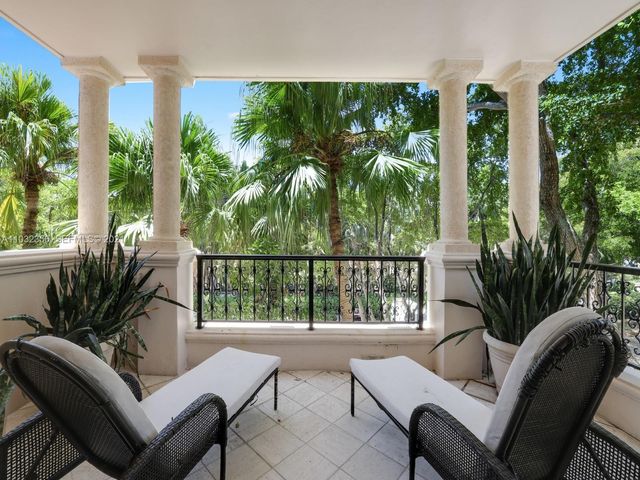 19126 Fisher Island Drive 19126, Miami Beach, FL 33109