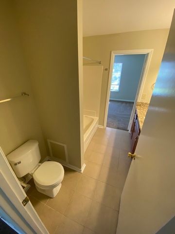 626 Castlegate Dr, Nashville, TN 37217