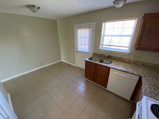 626 Castlegate Dr, Nashville, TN 37217