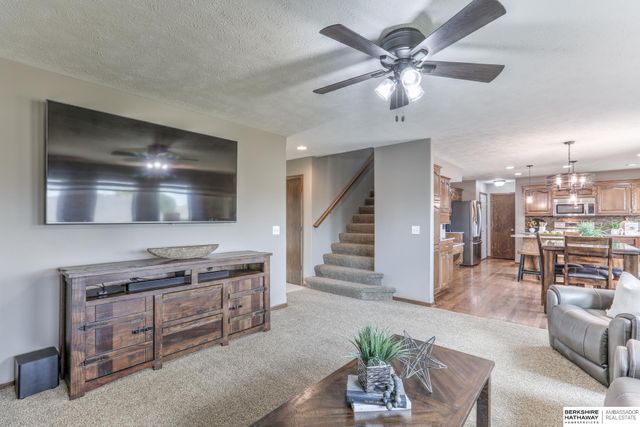 18918 Lillian Street, Omaha, NE 68136