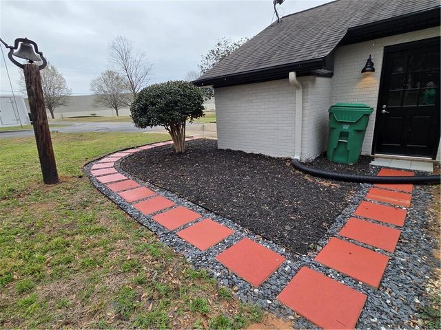 1012 Highway 332, Pendergrass, GA 30567