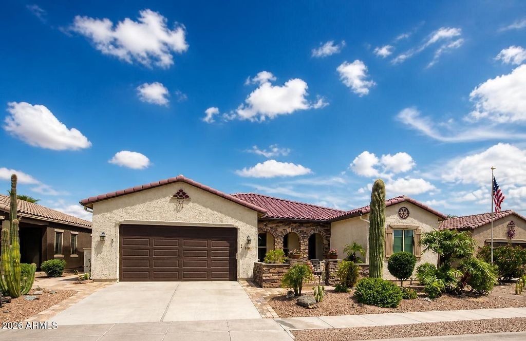 332 N RAINBOW Way, Casa Grande, AZ 85194 — exterior