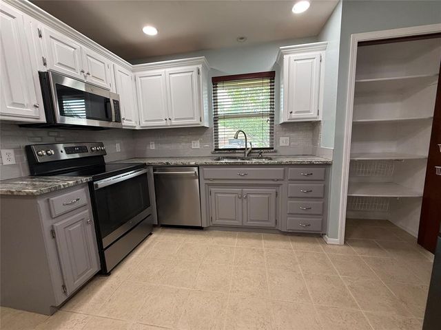 13300 Red Canyon Road, Edmond, OK 73013