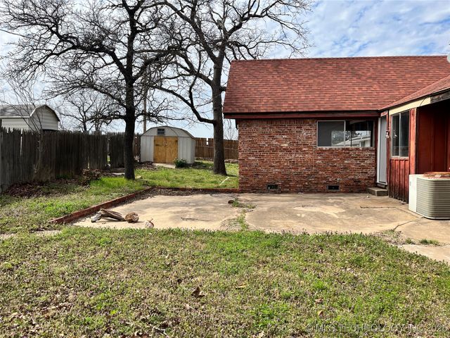 4450 W Lakeshore Run, Cleveland, OK 74020