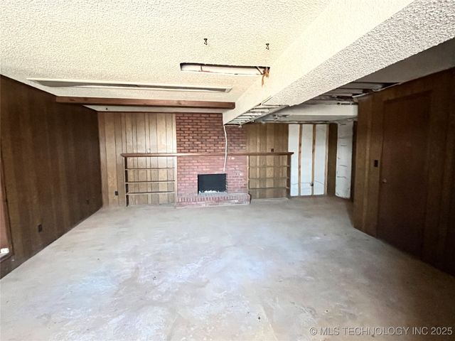 4450 W Lakeshore Run, Cleveland, OK 74020