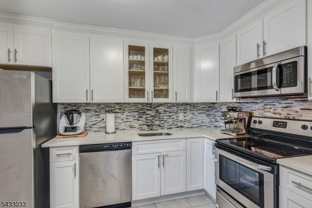 10 N Wood Ave 418, Linden City, NJ 07036