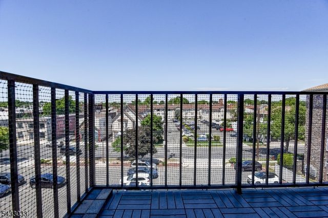 10 N Wood Ave 418, Linden City, NJ 07036