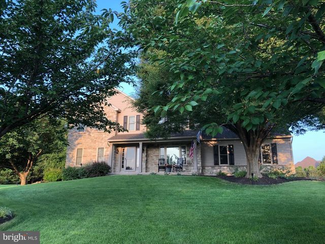 75 RIDING SILKS LN, York, PA 17404