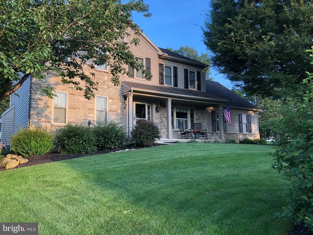 75 RIDING SILKS LN, York, PA 17404