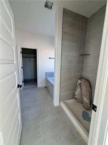 663 Primitivo Avenue, Tontitown, AR 72762