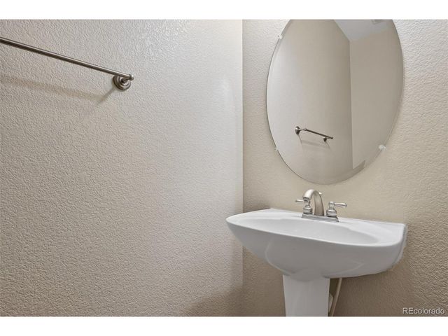 900 Bristle Pine Cir B, Highlands Ranch, CO 80129