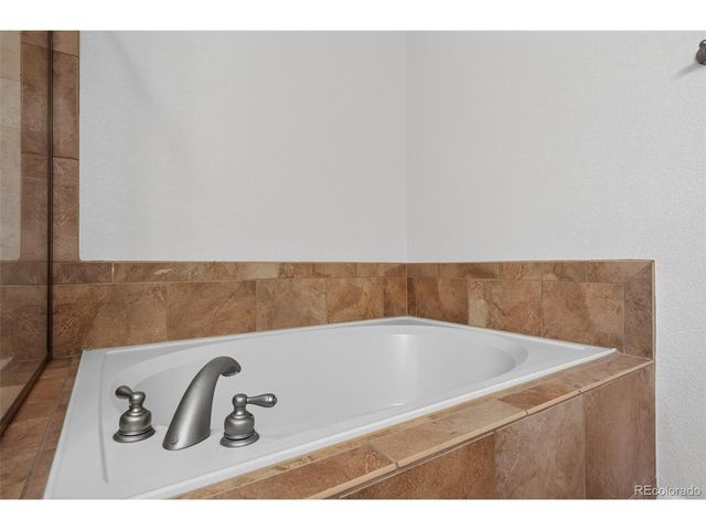 900 Bristle Pine Cir B, Highlands Ranch, CO 80129