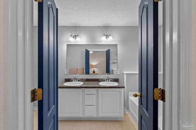 5561 Fawn Ridge Dr, Gulf Breeze, FL 32563