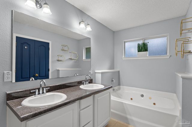 5561 Fawn Ridge Dr, Gulf Breeze, FL 32563