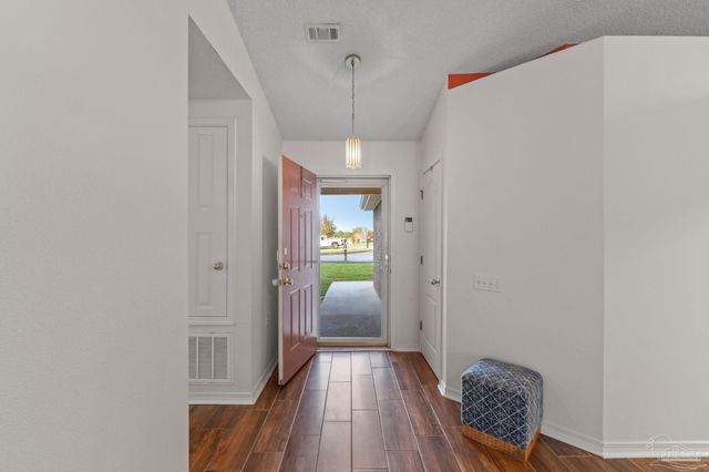 5561 Fawn Ridge Dr, Gulf Breeze, FL 32563