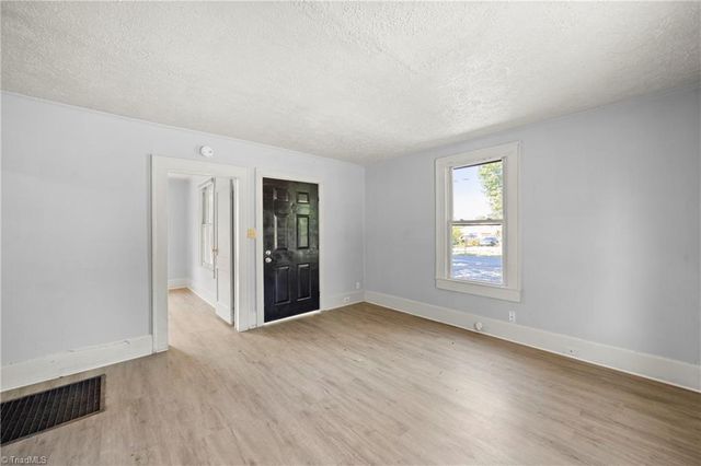 4869 Monte Vista Street, Winston-salem, NC 27105