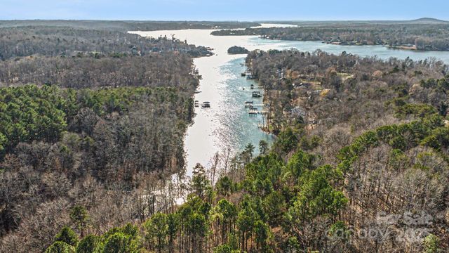 9026 Island Point Road, Charlotte, NC 28278