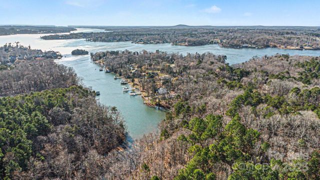 9026 Island Point Road, Charlotte, NC 28278