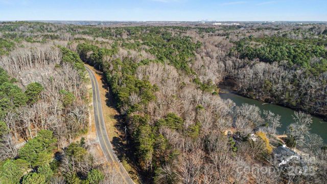 9026 Island Point Road, Charlotte, NC 28278