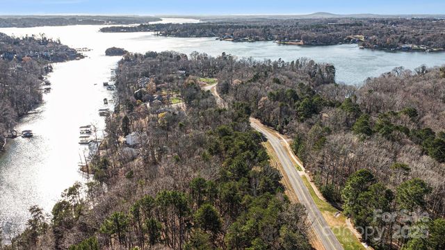 9026 Island Point Road, Charlotte, NC 28278