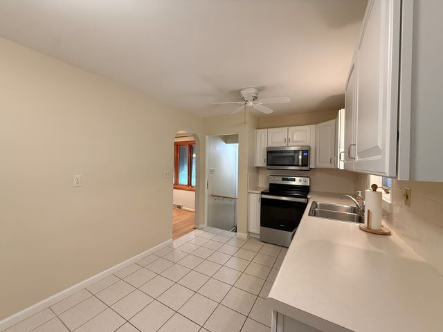 2905 31st Avenue, Rock Island, IL 61201