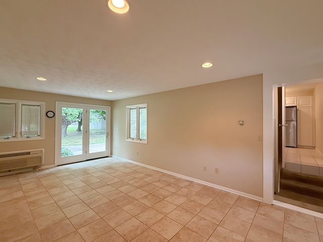 2905 31st Avenue, Rock Island, IL 61201