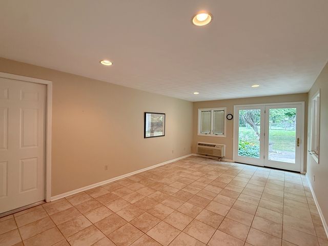 2905 31st Avenue, Rock Island, IL 61201