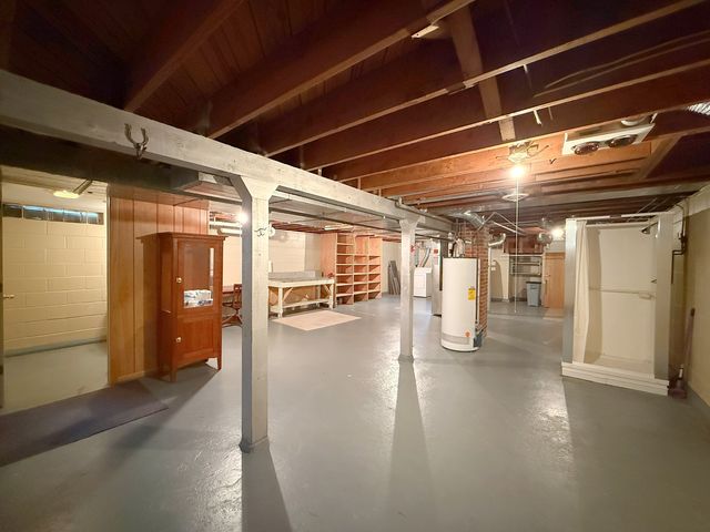 2905 31st Avenue, Rock Island, IL 61201
