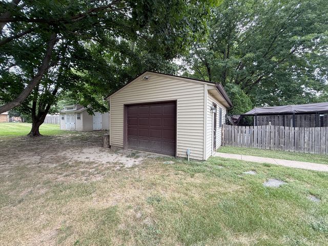 2905 31st Avenue, Rock Island, IL 61201
