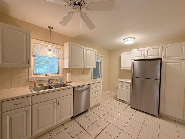 2905 31st Avenue, Rock Island, IL 61201