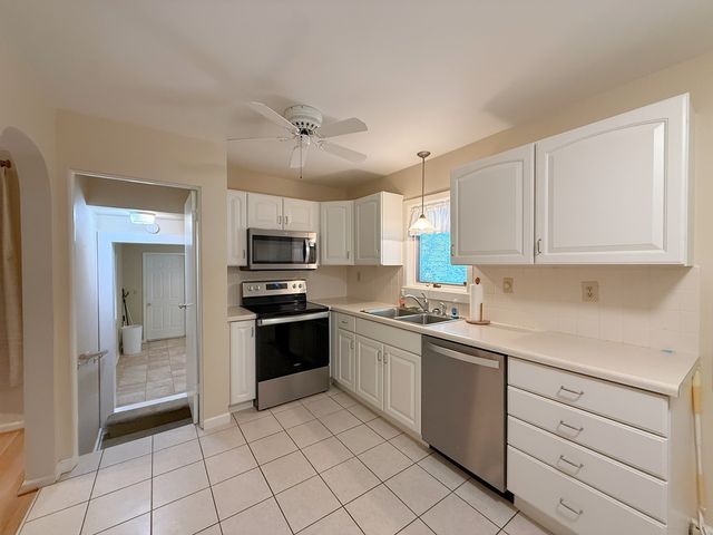 2905 31st Avenue, Rock Island, IL 61201