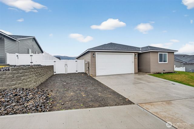 2348 Noah Street SE, East Wenatchee, WA 98802