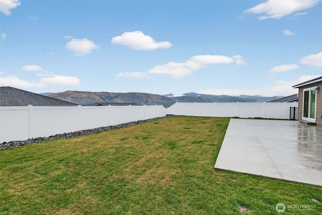 2348 Noah Street SE, East Wenatchee, WA 98802