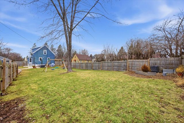 526 N Montgomery STREET, Port Washington, WI 53074