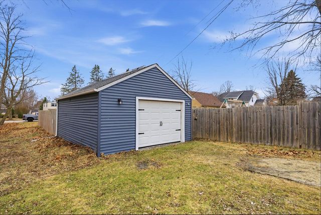 526 N Montgomery STREET, Port Washington, WI 53074