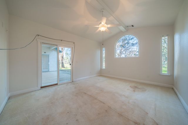 6677 Horsemans Way, Anderson, CA 96007