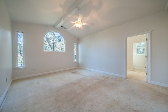 6677 Horsemans Way, Anderson, CA 96007